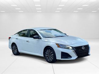 Used 2025 Nissan Altima 2.5 SV FWD video 1