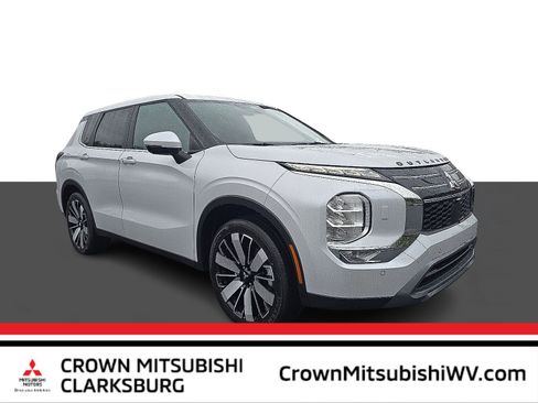 New 2025 Mitsubishi Outlander SE image 1