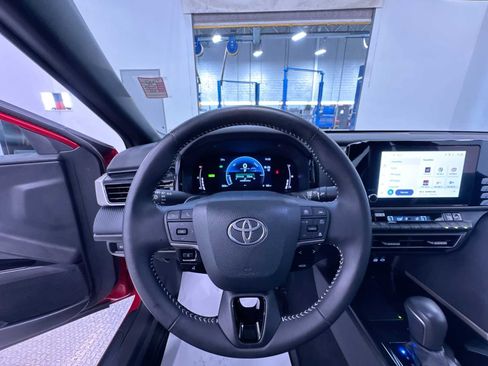 Used 2025 Toyota Camry SE w/ Convenience Package AWD/4WD image 15