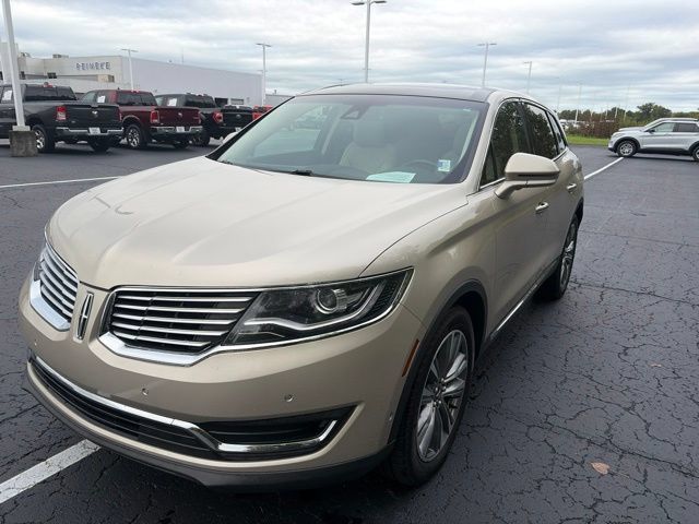 Used 2017 Lincoln MKX Reserve w/ Driver Assistance Package AWD/4WD image 5