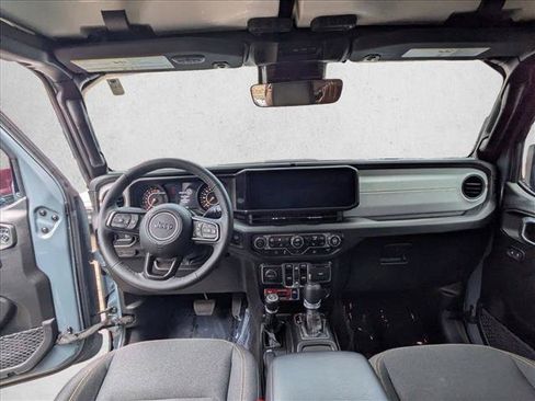 Used 2025 Jeep Gladiator Sport AWD/4WD image 12