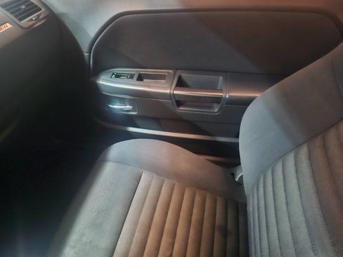 Used 2012 Dodge Challenger SXT image 14