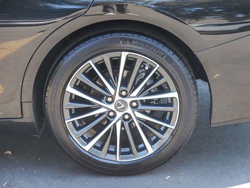 Used 2023 Lexus ES 350 w/ Premium Package FWD image 11