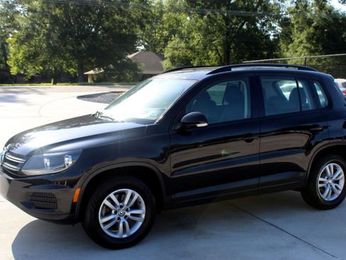 Used 2015 Volkswagen Tiguan S image 24