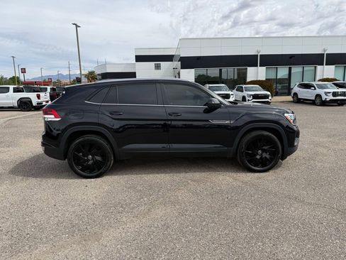 Used 2024 Volkswagen Atlas Cross Sport SE w/ Panoramic Sunroof Package image 4