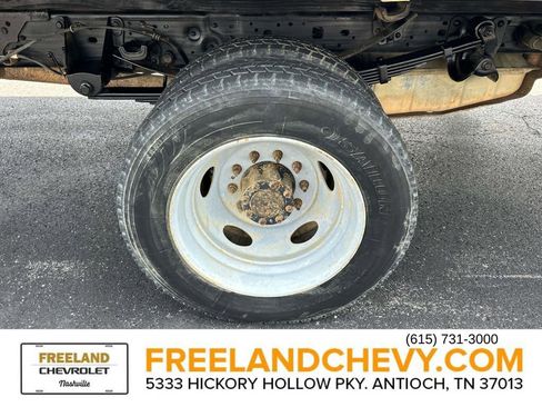 Used 2006 Ford F550 2WD Regular Cab Super Duty image 15