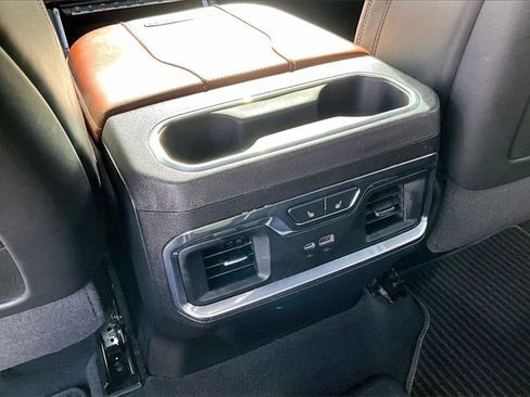 Used 2025 GMC Sierra 2500 Denali Ultimate image 11