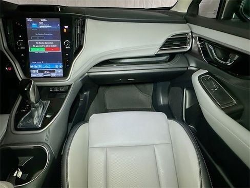 Used 2025 Subaru Outback Limited image 33