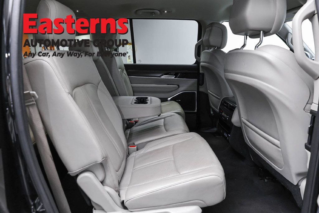 Used 2024 Jeep Wagoneer Series II w/ Flexible Seating Group RWD image 27