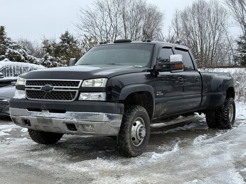 Used 2005 Chevrolet Silverado 3500 LT w/ Heavy-Duty Power Package image 25