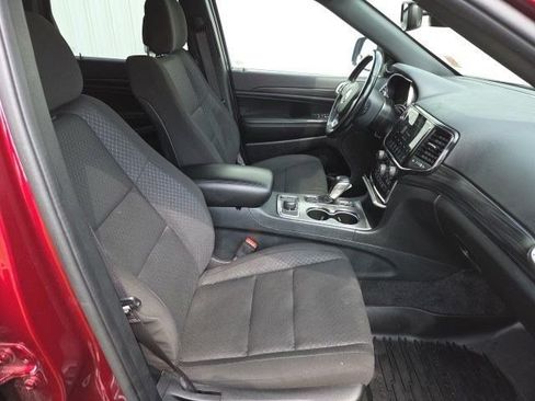 Used 2022 Jeep Grand Cherokee Laredo w/ All-Weather Capability Group AWD/4WD image 49