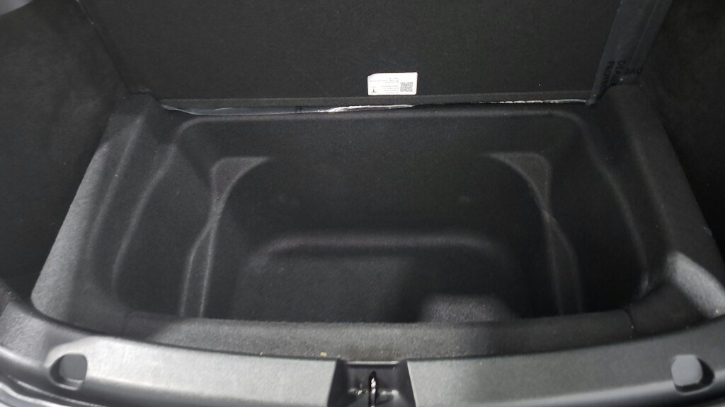 Used 2022 Tesla Model Y Long Range AWD/4WD image 31