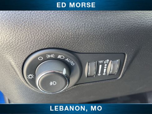 Used 2025 Jeep Compass Trailhawk AWD/4WD image 17