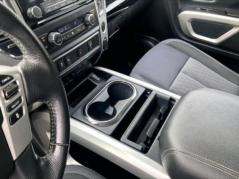 Used 2020 Nissan Titan SV w/ SV Convenience Package image 15