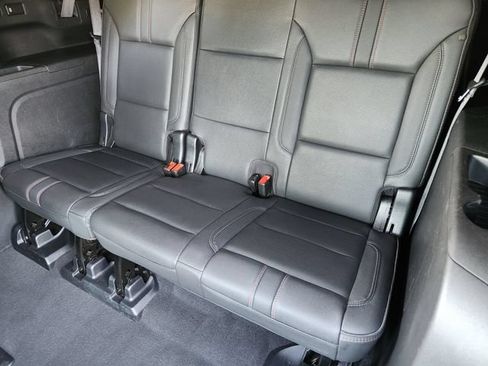 Used 2022 Chevrolet Suburban RST w/ Luxury Package AWD/4WD image 32