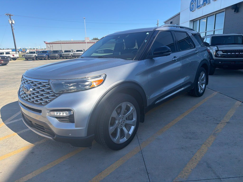 Used 2020 Ford Explorer Platinum w/ Premium Technology Package AWD/4WD image 3