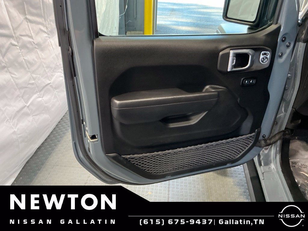 Used 2024 Jeep Wrangler Unlimited Rubicon AWD/4WD image 46