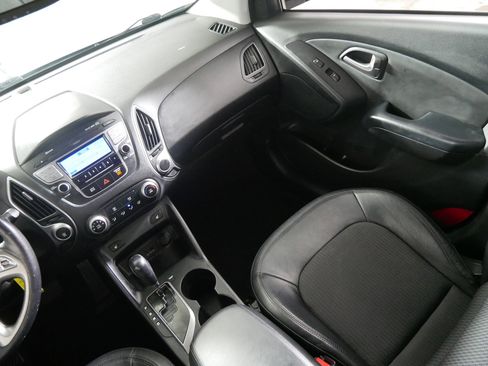 Used 2012 Hyundai Tucson GLS image 11