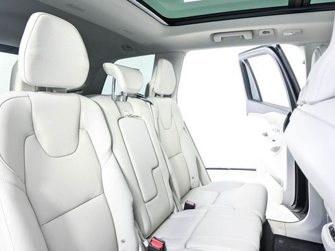 Used 2023 Volvo XC90 B6 Plus AWD/4WD image 21