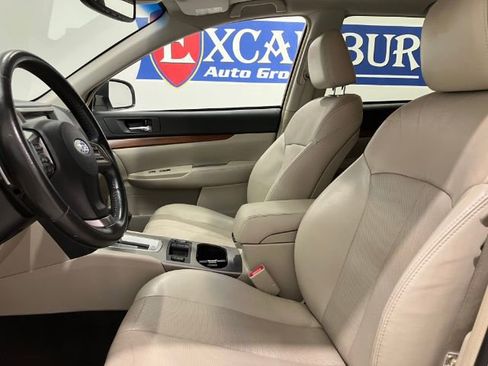 Used 2014 Subaru Outback 2.5i Limited AWD/4WD image 32