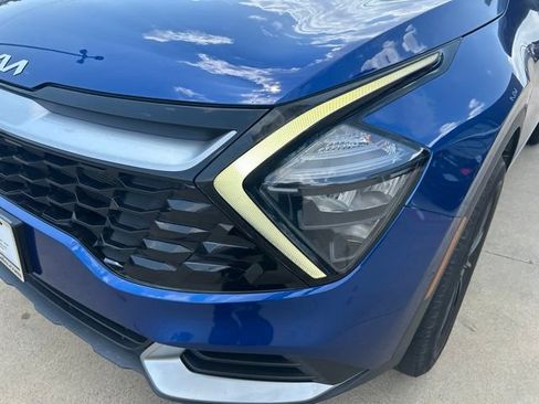 Used 2023 Kia Sportage EX AWD/4WD image 4