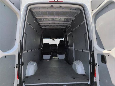Used 2025 Mercedes-Benz Sprinter 2500 image 6