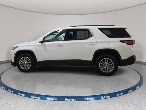 Used 2023 Chevrolet Traverse LT w/ Rear Camera Mirror Package AWD/4WD image 9