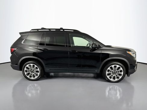 Certified 2024 Honda Passport Black Edition image 4