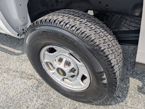 Used 2017 Chevrolet Silverado 2500 W/T AWD/4WD image 10