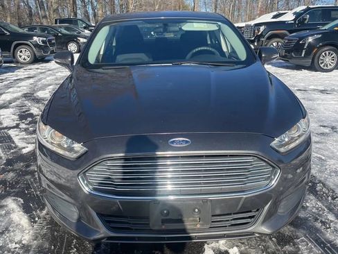 Used 2016 Ford Fusion SE image 2