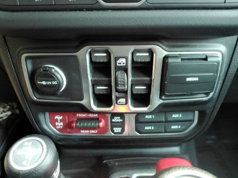 Used 2026 Jeep Wrangler Unlimited Rubicon AWD/4WD image 42