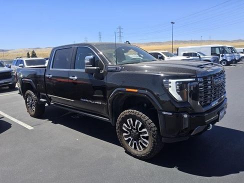 Used 2024 GMC Sierra 2500 Denali Ultimate AWD/4WD image 19
