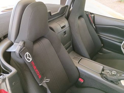 Used 2020 MAZDA MX-5 Miata Sport RWD image 60