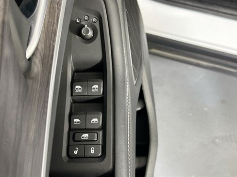 Used 2022 Jeep Grand Cherokee Limited AWD/4WD image 17