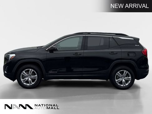 Used 2020 GMC Terrain SLE w/ Driver Convenience Package AWD/4WD image 2