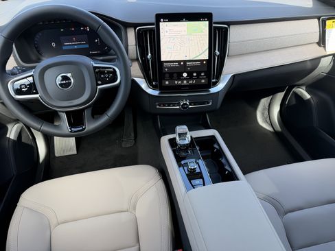 New 2026 Volvo XC90 B6 Plus w/ Protection Package AWD/4WD image 12