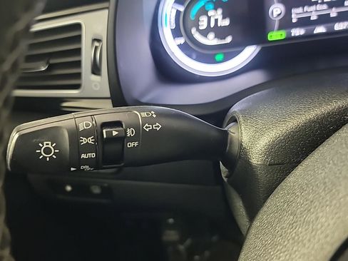 Used 2017 Kia Niro Touring w/ Advanced Technology Package image 29
