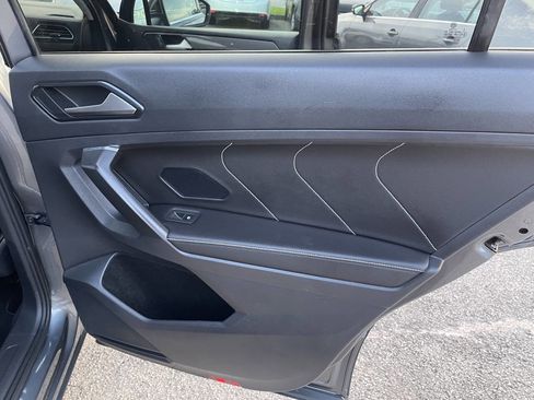 Used 2022 Volkswagen Tiguan SE image 12