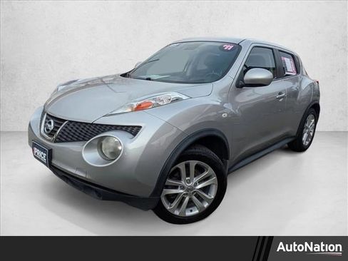 Used 2011 Nissan Juke SV image 1