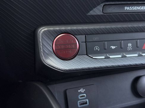 Used 2025 Ford Mustang Coupe RWD image 18