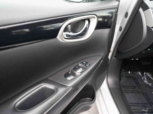 Used 2019 Nissan Sentra SV image 7