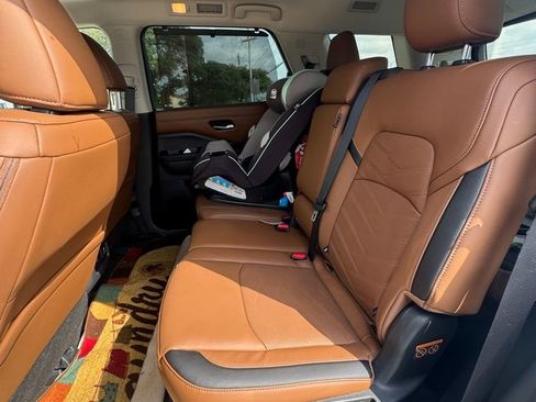 Used 2025 Nissan Pathfinder Platinum w/ Cargo Package image 14