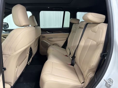 New 2026 Jeep Grand Cherokee Limited w/ Luxury Tech Group II AWD/4WD image 12