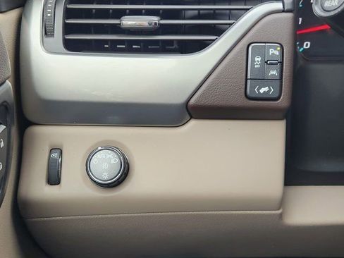 Used 2018 Chevrolet Tahoe LT w/ Luxury Package image 24