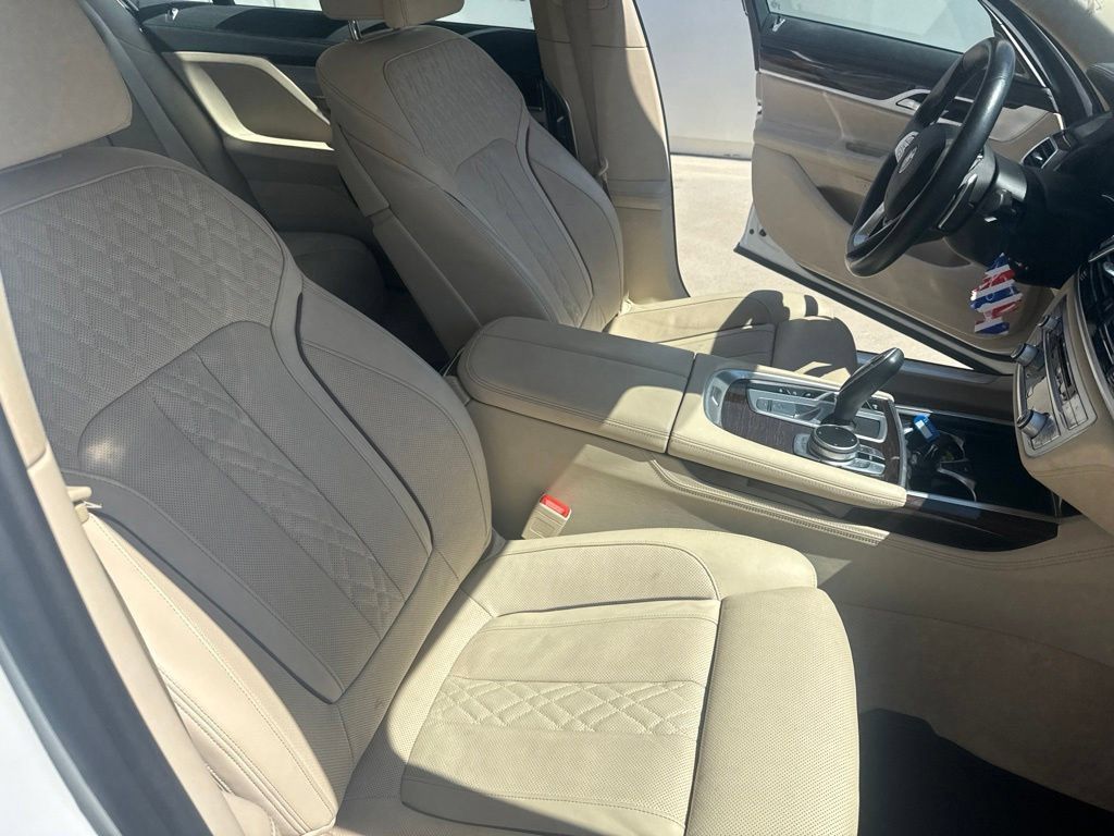 Used 2020 BMW 750i xDrive AWD/4WD image 33