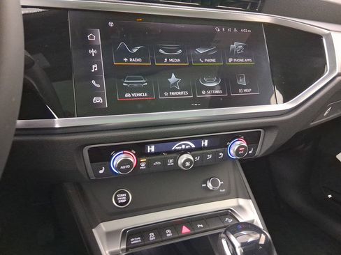 New 2025 Audi Q3 2.0T Premium image 23