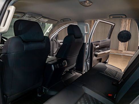 Used 2019 Toyota Tundra SR5 w/ SR5 Upgrade Package AWD/4WD image 21