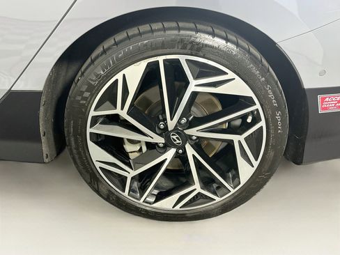 Used 2023 Volvo C40 P8 Recharge Plus AWD/4WD image 11