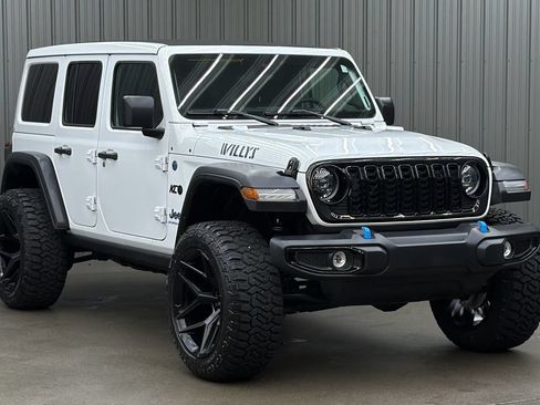 Used 2024 Jeep Wrangler Unlimited AWD/4WD image 7