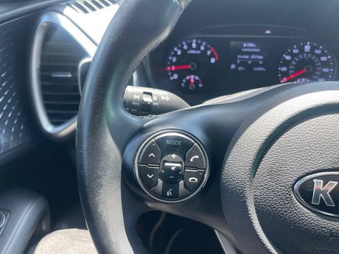 Used 2021 Kia Soul GT-Line FWD image 7